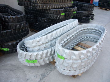 Giá tốt. Komatsu Non Marking Rubber Track Trọng lượng nhẹ Công thức cao su được thiết kế đặc biệt trực tuyến