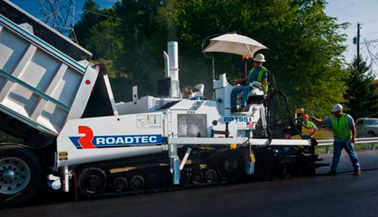 Giá tốt. Đường cao su nhựa đường Roadtec cho máy xúc lật, đường cao su của sâu bướm chống lão hóa trực tuyến